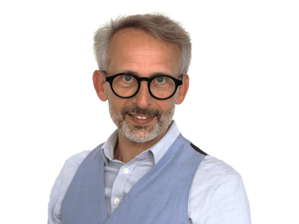 Thomas Kalker ist ein Innovation Strategist, Entrepreneur und Mentor. Als Operations Manager des Good Company Builders Interlink sorgt er dafür, dass aus Ideen neue Produkte und Services werden, die die Welt ein bisschen besser machen.